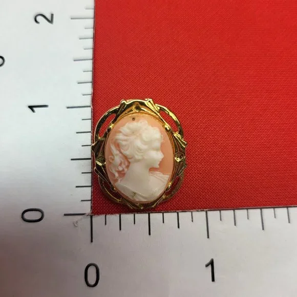 Vintage Gold Tone Cameo Earrings - Picture 7 of 12